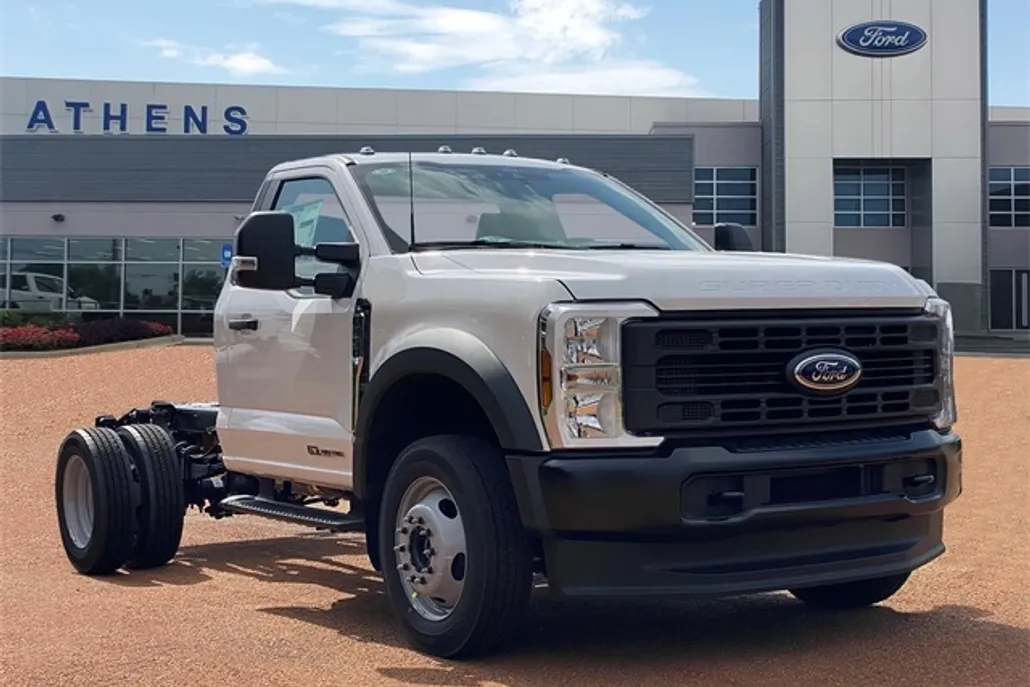 2025 Ford F-450 photo 1