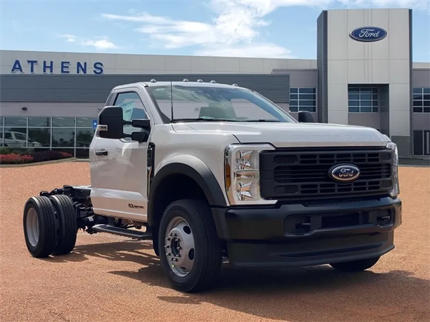 2025 Ford F-450 photo 1