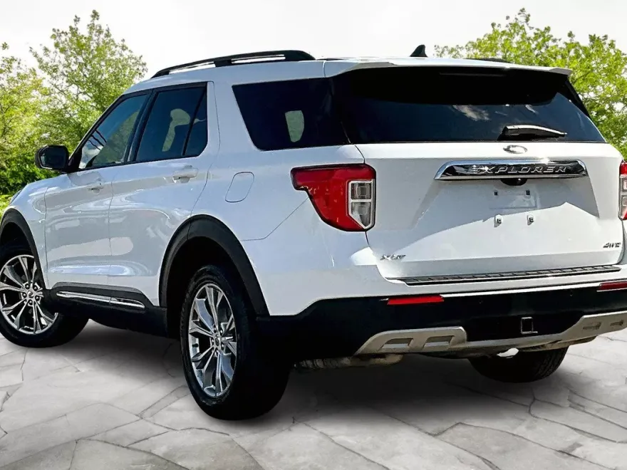 2022 Ford Explorer XLT photo 1