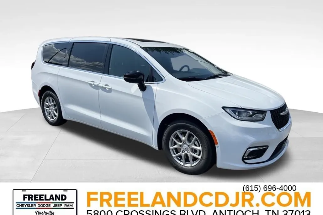 2025 Chrysler Pacifica photo 1