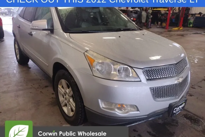 2012 Chevrolet Traverse 2LT photo 1