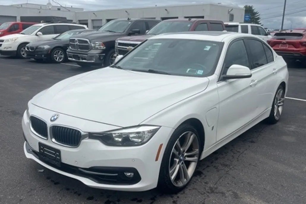 2017 Bmw 330e 3-Series photo 1