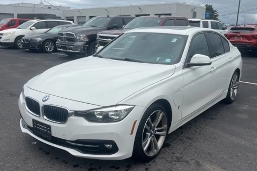 2017 Bmw 330e 3-Series photo 1