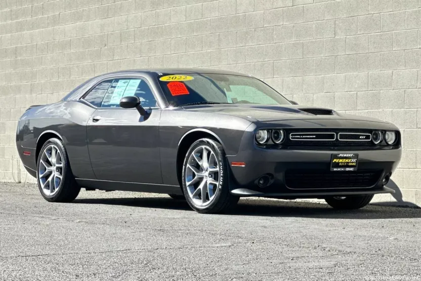 2022 Dodge Challenger GT photo 1