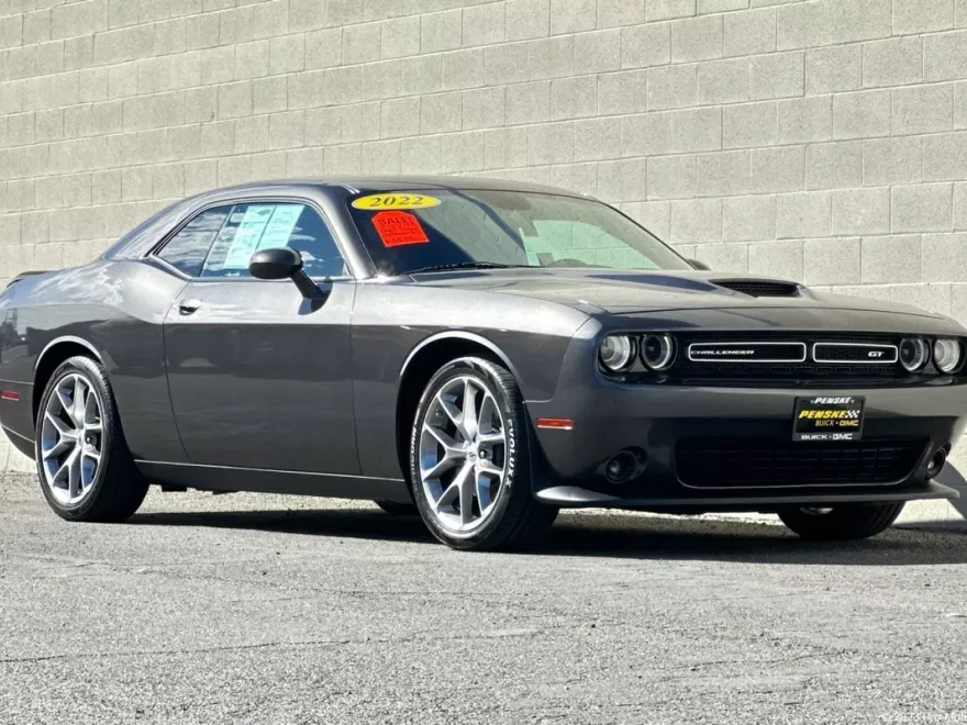 2022 Dodge Challenger GT photo 1