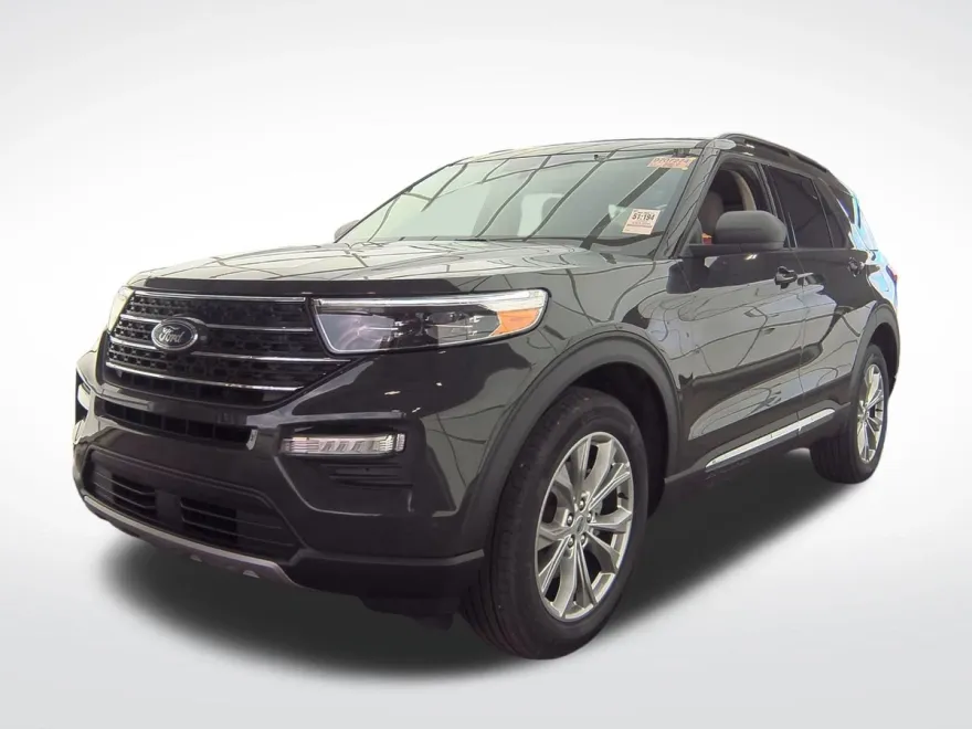 2022 Ford Explorer XLT photo 1