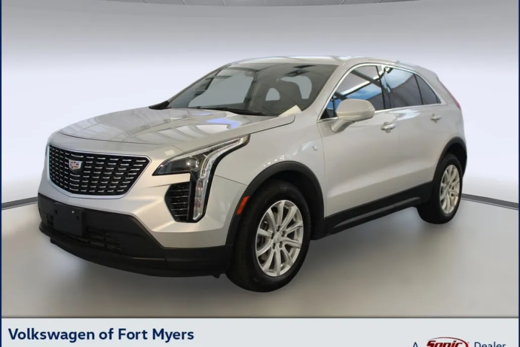 2021 Cadillac XT4 Luxury photo 1