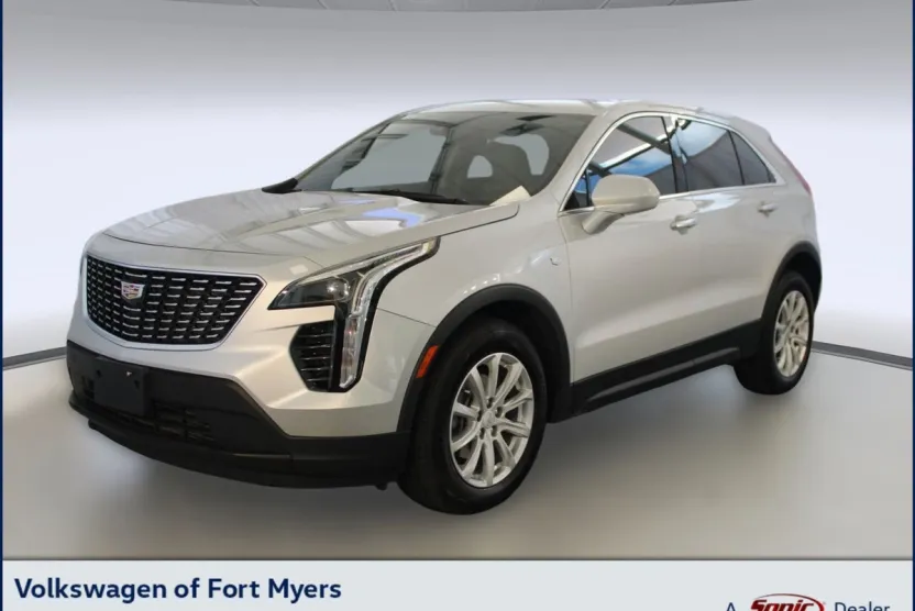 2021 Cadillac XT4 Luxury photo 1