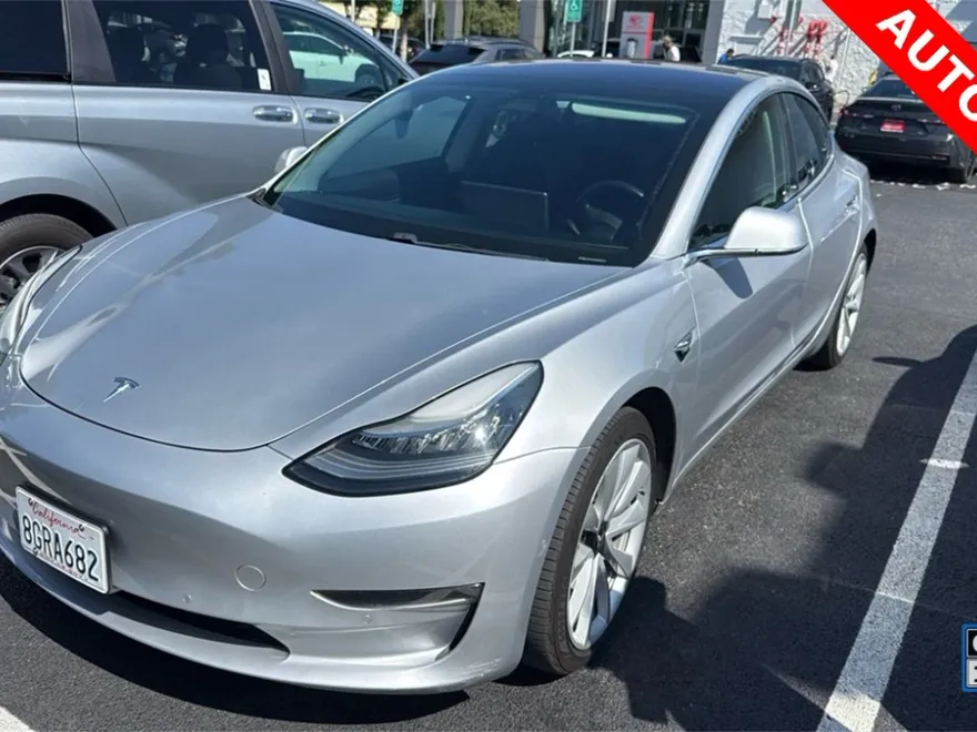 2018 Tesla Model 3 Long Range photo 1