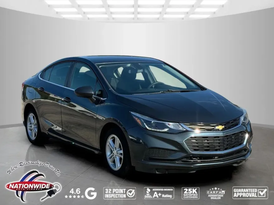 2018 Chevrolet Cruze LT photo 1