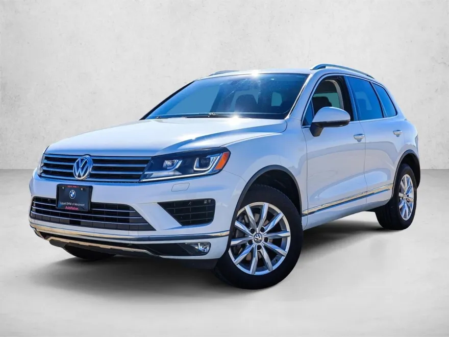2015 Volkswagen Touareg V6 Sport photo 1