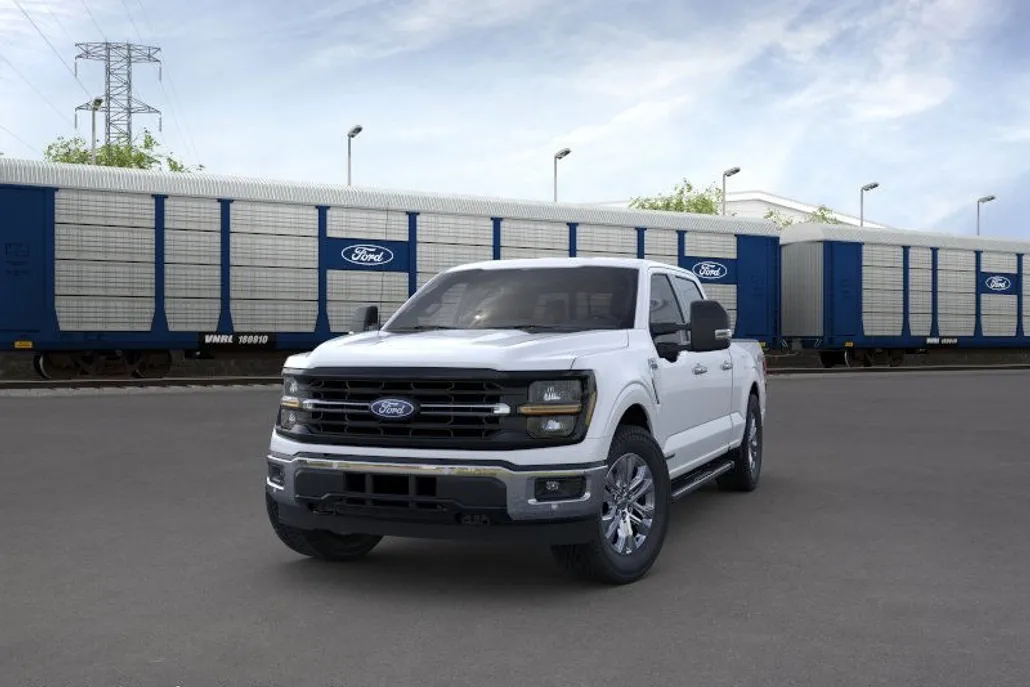 2025 Ford F-150 XLT photo 1