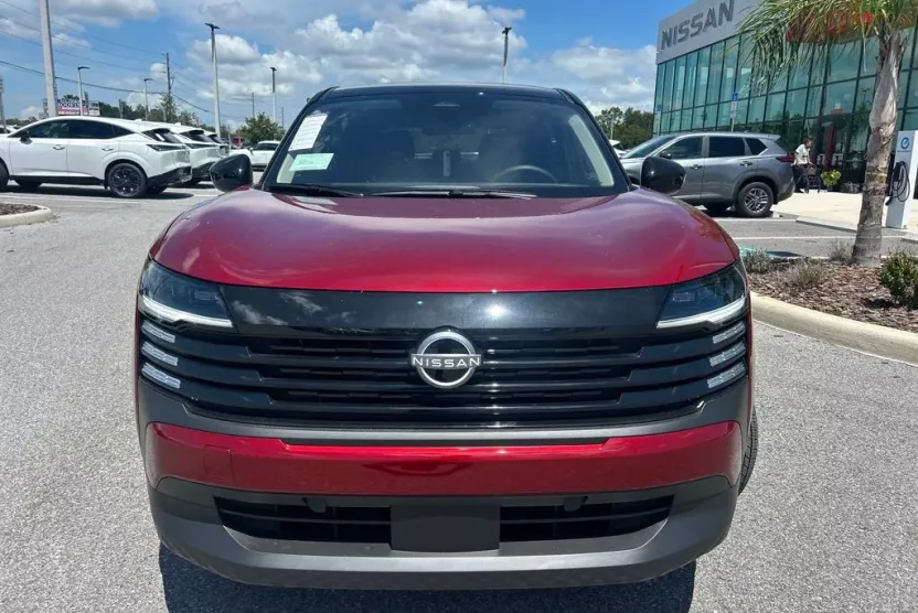 2025 Nissan Kicks SV photo 1