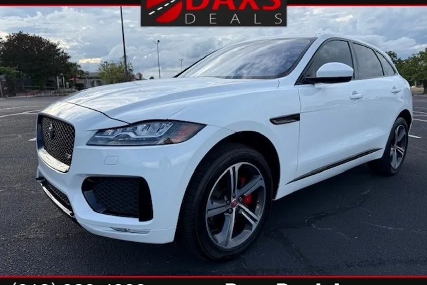 2017 Jaguar F-PACE S photo 1