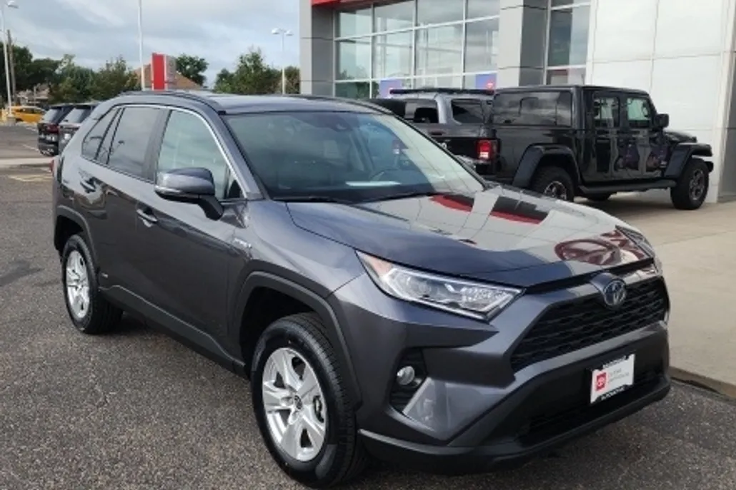 2021 Toyota RAV4 Hybrid XLE photo 1