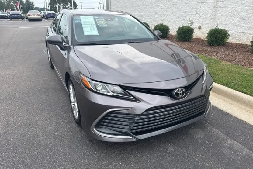 2024 Toyota Camry LE photo 1
