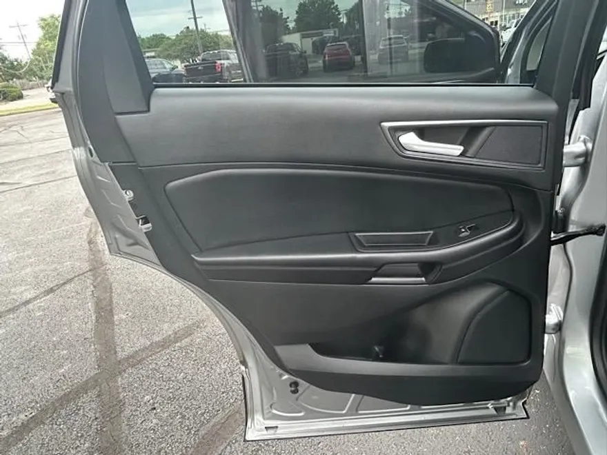 2023 Ford Edge SE photo 36