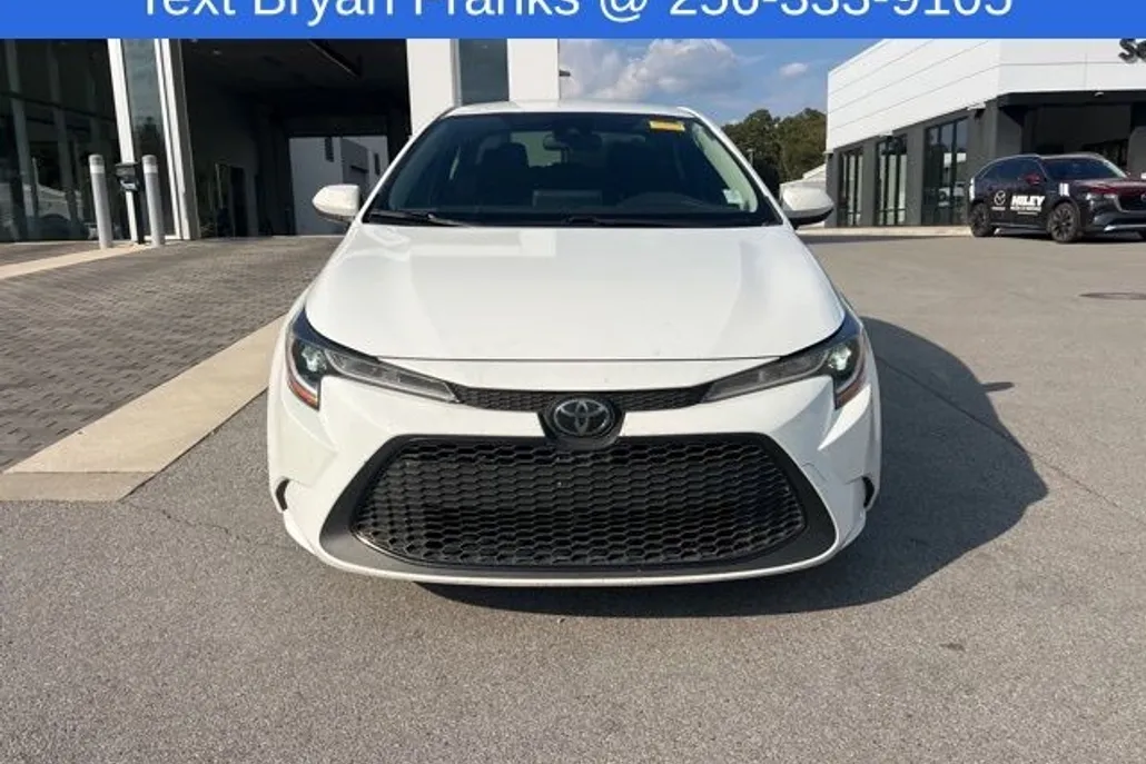 2021 Toyota Corolla LE photo 1