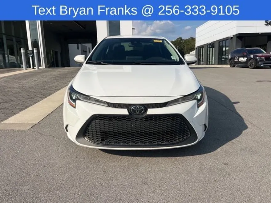 2021 Toyota Corolla LE photo 1
