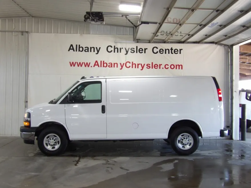 2022 Chevrolet Express 2500 Cargo photo 1