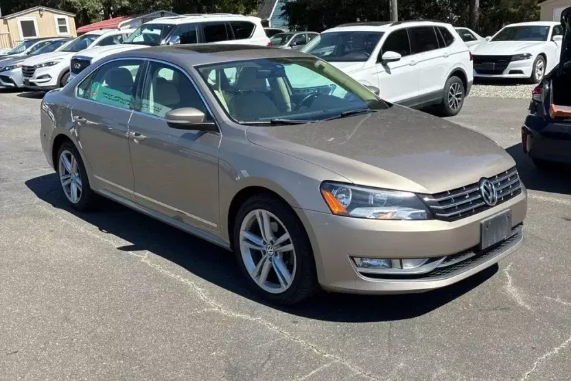 2015 Volkswagen Passat TDI SEL Premium photo 1