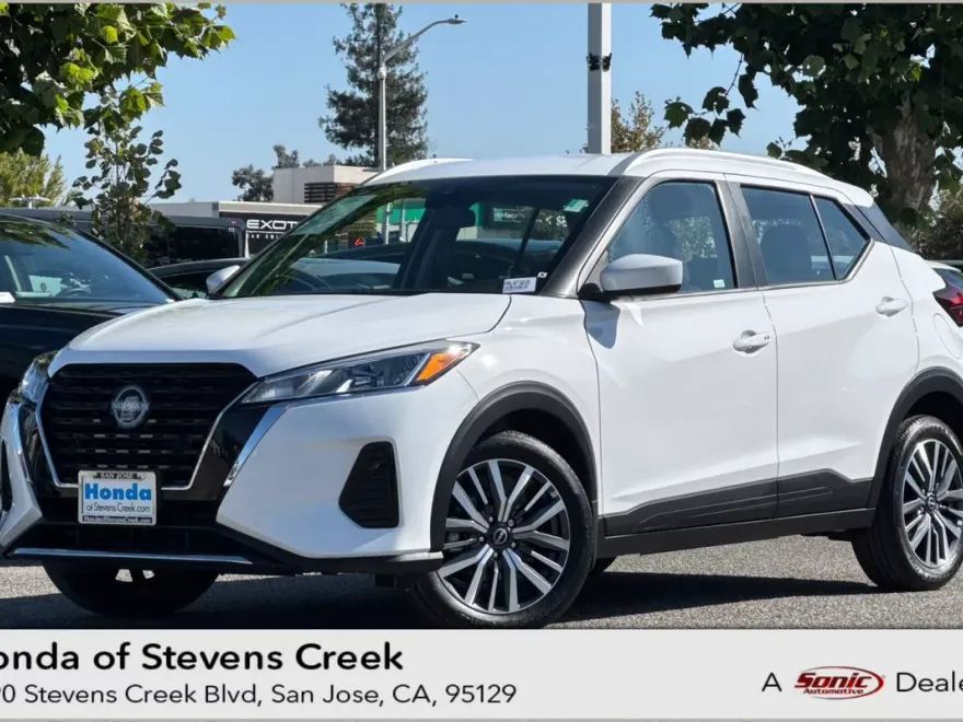 2024 Nissan Kicks SV photo 1