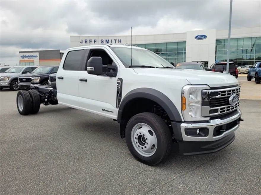 2025 Ford F-450 photo 1