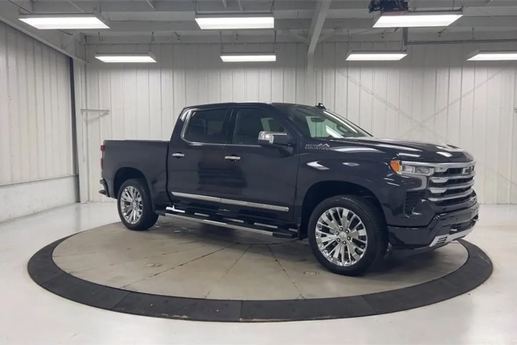 2023 Chevrolet Silverado 1500 High Country photo 1