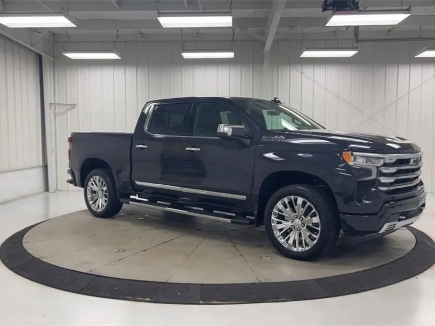 2023 Chevrolet Silverado 1500 High Country photo 1