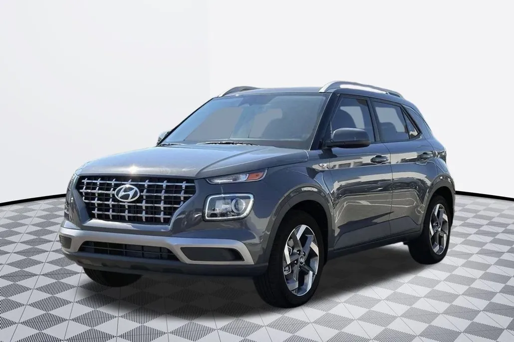 2025 Hyundai Venue SEL photo 1