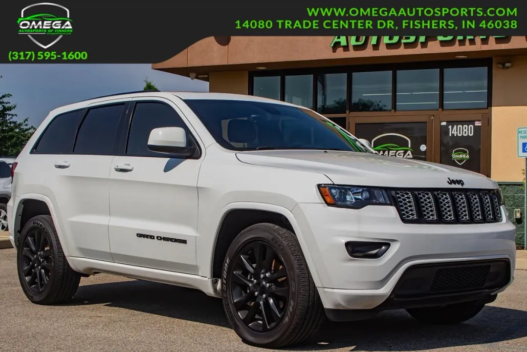 2017 Jeep Grand Cherokee Altitude photo 1