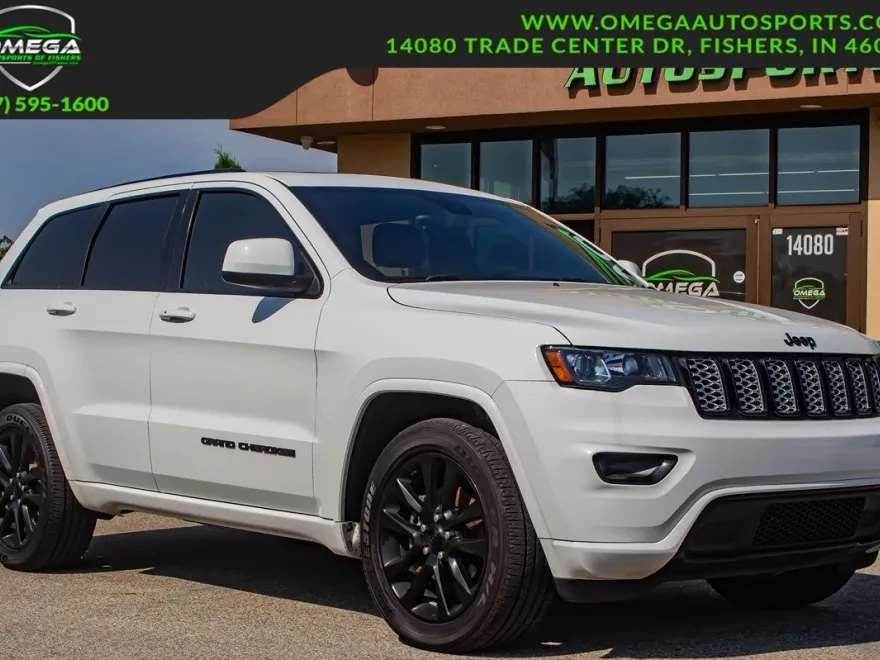 2017 Jeep Grand Cherokee Altitude photo 1