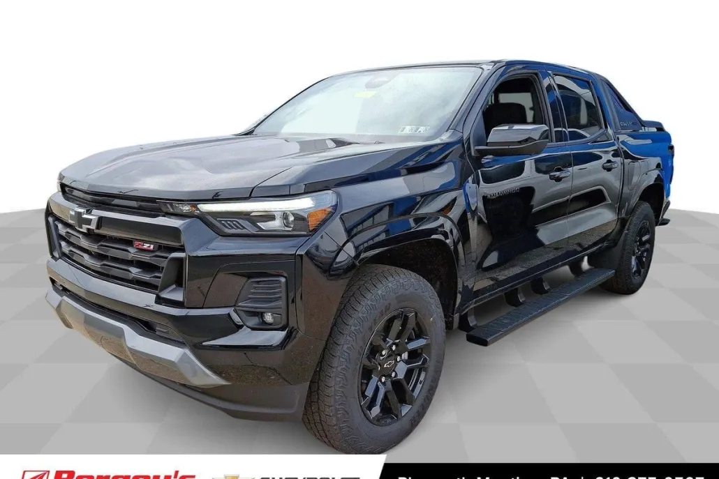 2025 Chevrolet Colorado Base photo 1