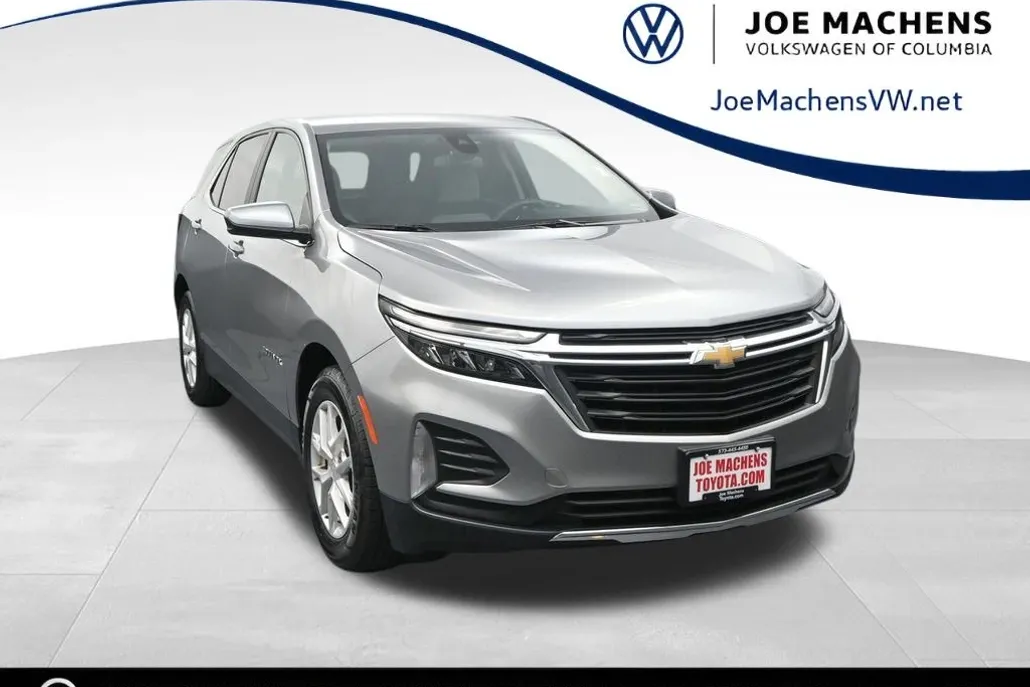 2023 Chevrolet Equinox LT photo 1