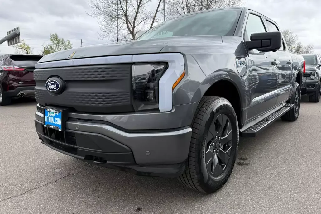 2025 Ford F-150 Lightning photo 1
