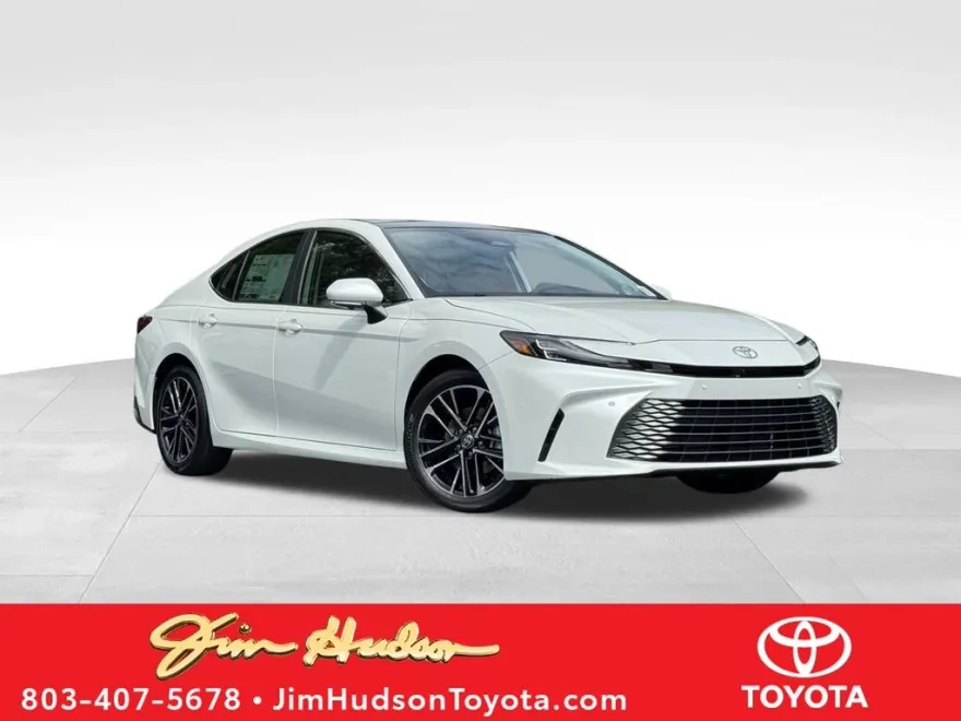 2025 Toyota Camry XLE photo 1