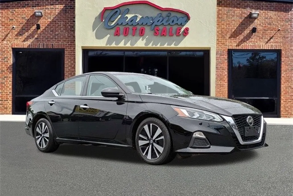 2022 Nissan Altima 2.5 SV photo 1