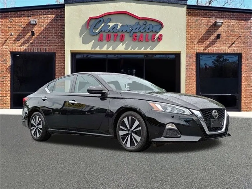 2022 Nissan Altima 2.5 SV photo 1