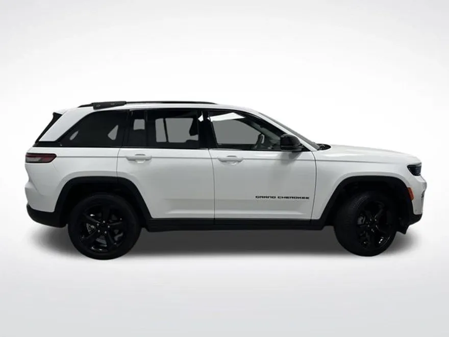2023 Jeep Grand Cherokee Limited photo 1