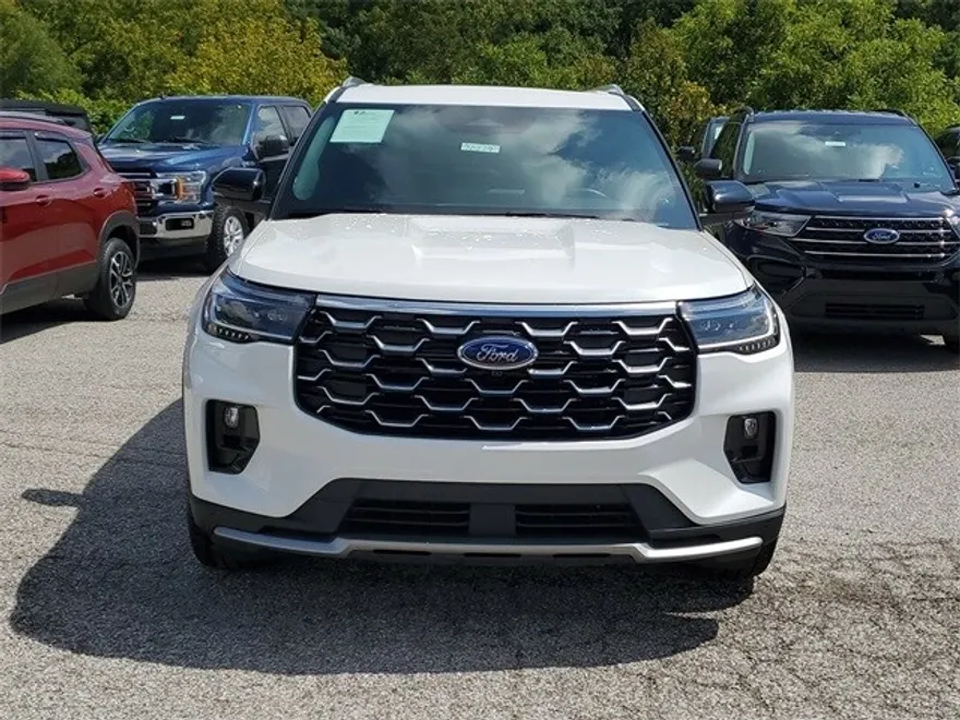 2025 Ford Explorer Platinum photo 1
