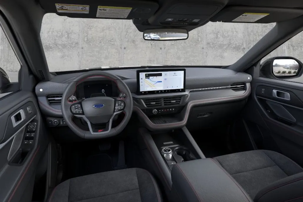 2025 Ford Explorer ST photo 8