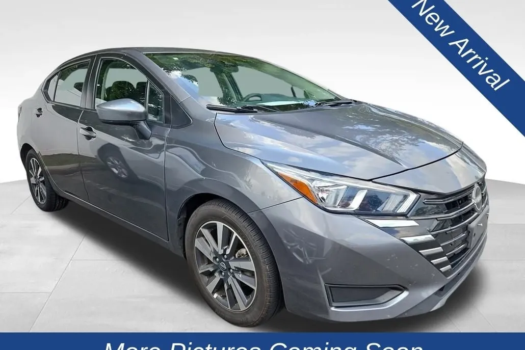 2023 Nissan Versa 1.6 SV photo 1