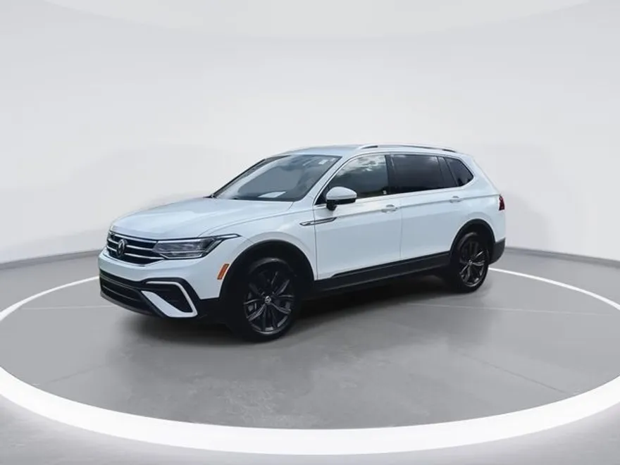 2022 Volkswagen Tiguan SE photo 1