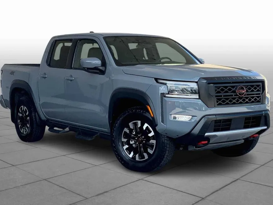 2024 Nissan Frontier PRO-4X Crew Cab photo 1