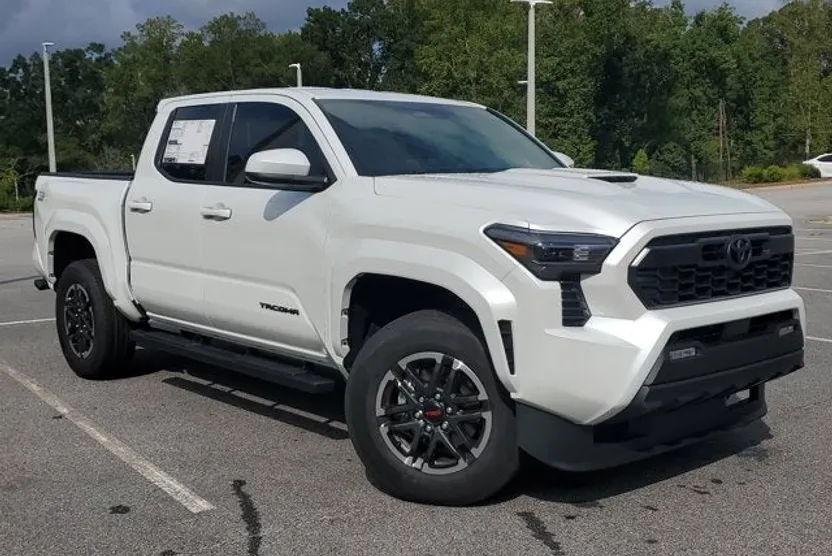 2025 Toyota Tacoma TRD Sport photo 1