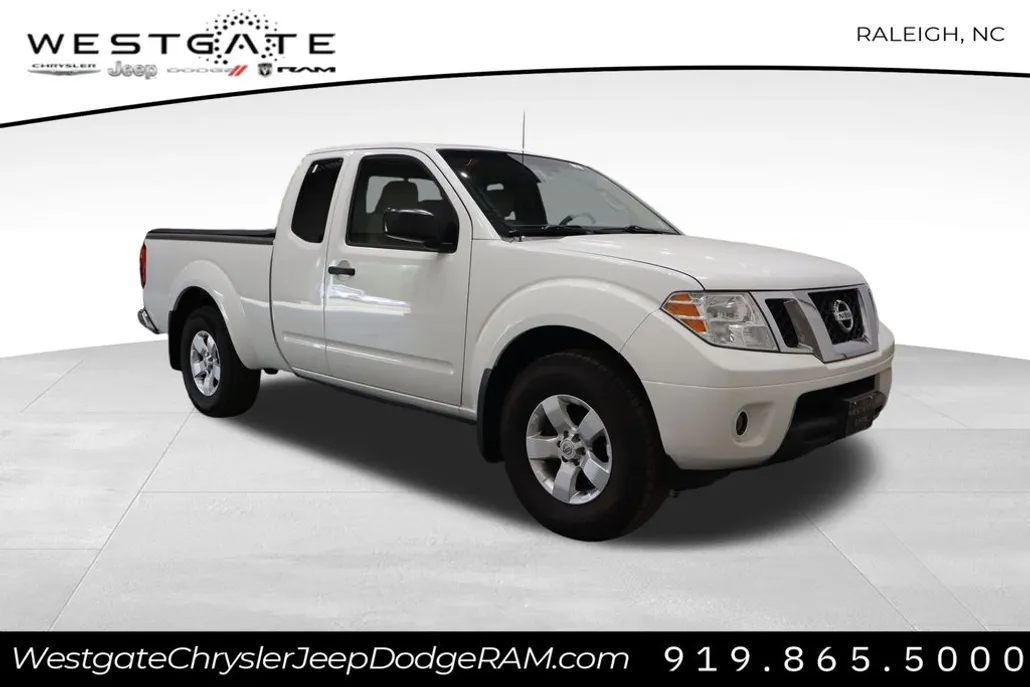 2012 Nissan Frontier SV photo 1