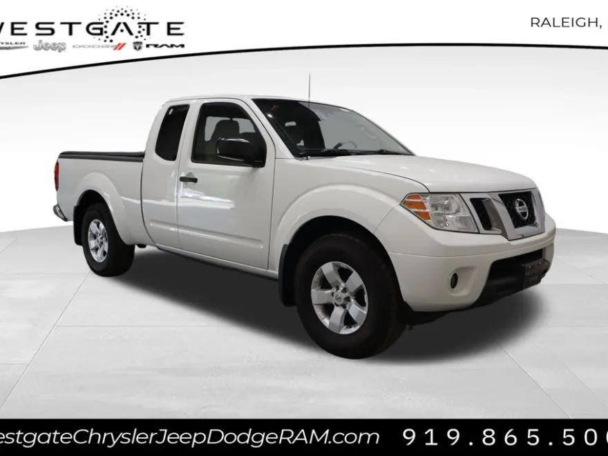 2012 Nissan Frontier SV photo 1