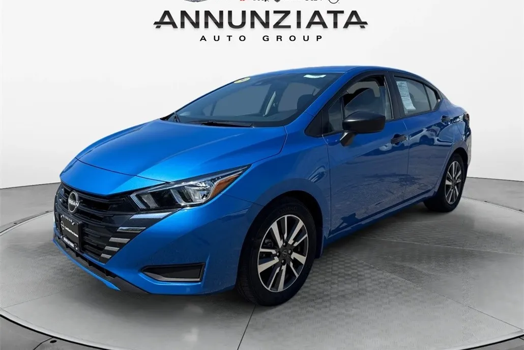 2024 Nissan Versa 1.6 S photo 1