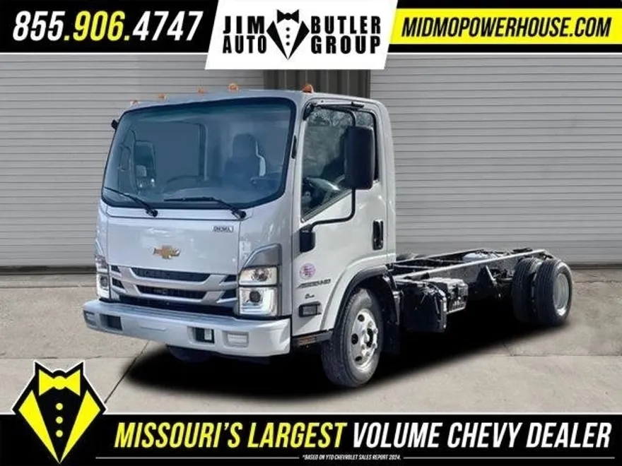 2024 Chevrolet Silverado 4500HD Base photo 1