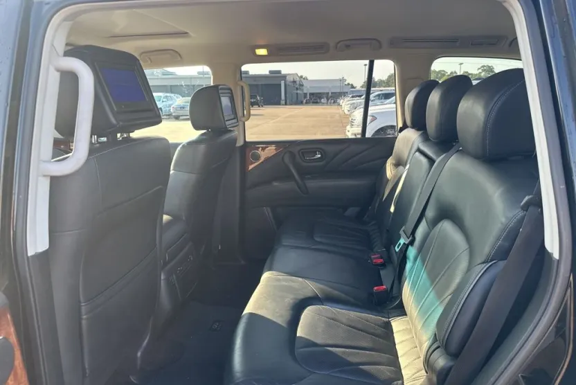 2016 Infiniti QX80 Base photo 1